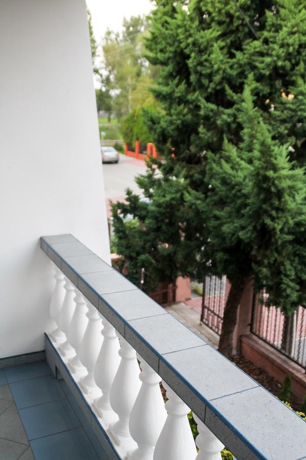 Magic Garden Hostel Kalisz  Ngoại thất bức ảnh